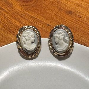 Vintage Gold and Cream Cameo Pierced Post Earrings
